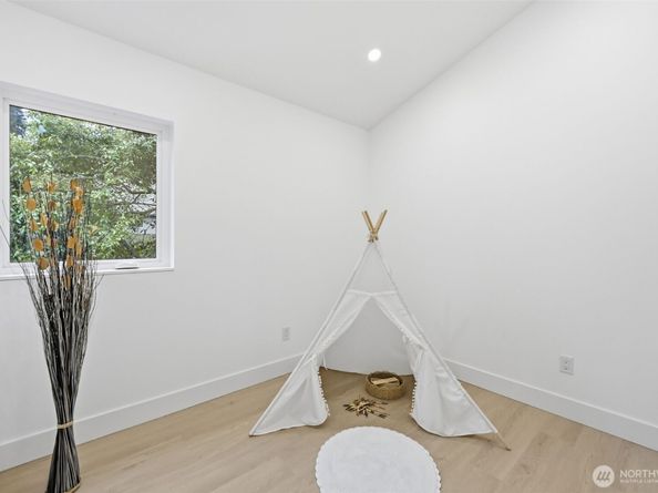 14323 Wayne Place N, Seattle WA 98133