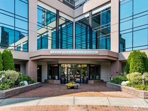 177 107th Avenue NE 1702, Bellevue WA 98004