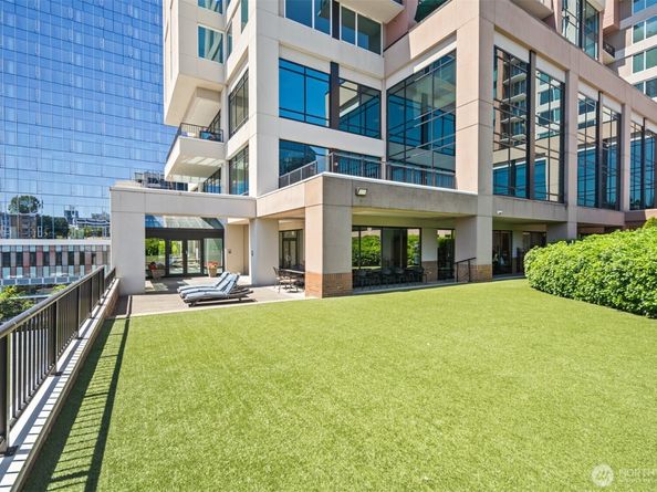 177 107th Avenue NE 1702, Bellevue WA 98004