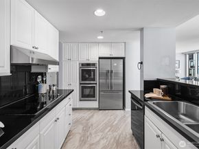 177 107th Avenue NE 1702, Bellevue WA 98004