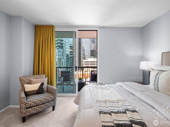 177 107th Avenue NE 1702, Bellevue WA 98004