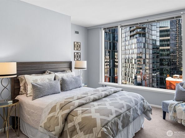 177 107th Avenue NE 1702, Bellevue WA 98004