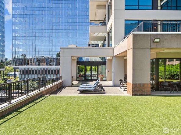 177 107th Avenue NE 1702, Bellevue WA 98004