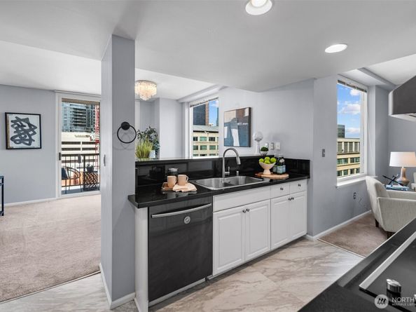 177 107th Avenue NE 1702, Bellevue WA 98004