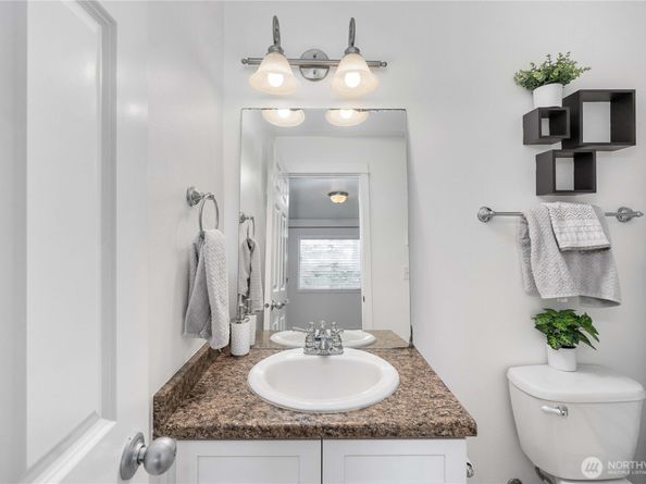 19463 Scoter Lane NE, Poulsbo WA 98370