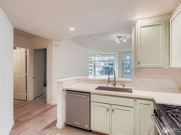 2607 Western Avenue 612, Seattle WA 98121