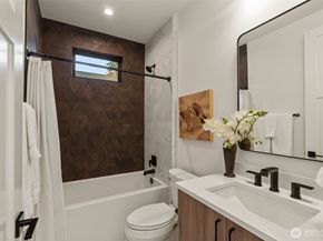 8009 131st Place NE, Kirkland WA 98033