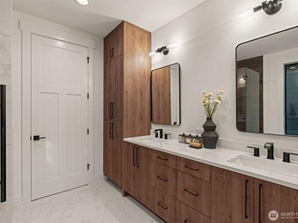 8009 131st Place NE, Kirkland WA 98033