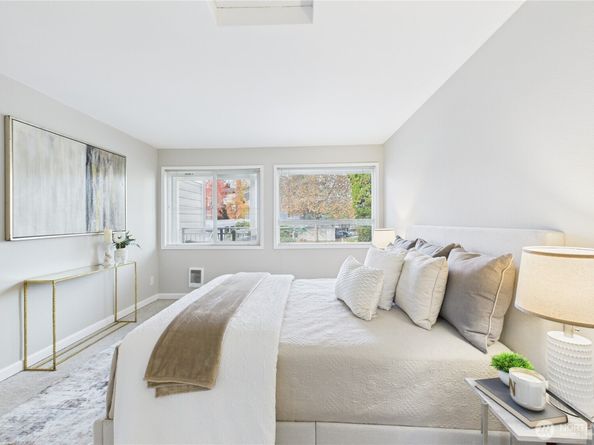 7579 Old Redmond Road 14, Redmond WA 98052