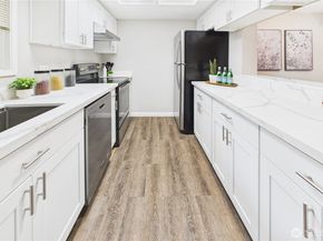 7579 Old Redmond Road 14, Redmond WA 98052