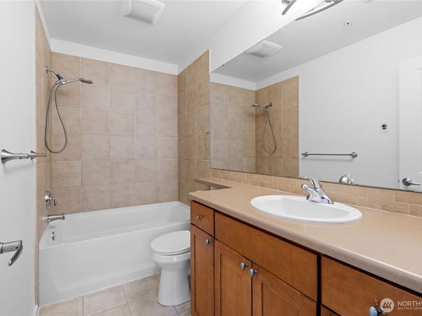 2840 SW Raymond Street 203, Seattle WA 98126