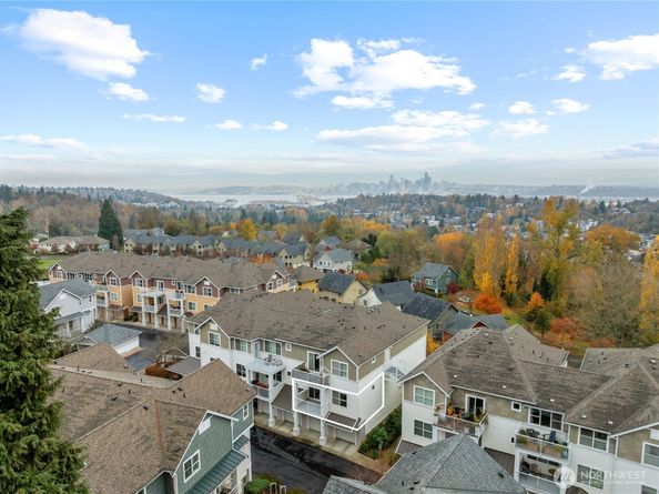 2840 SW Raymond Street 203, Seattle WA 98126