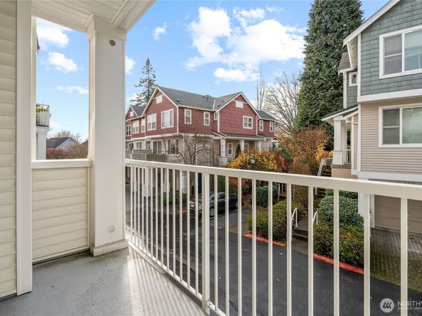 2840 SW Raymond Street 203, Seattle WA 98126