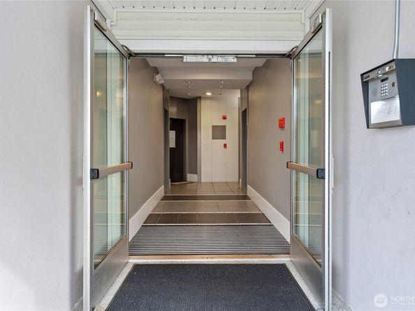 2840 SW Raymond Street 203, Seattle WA 98126