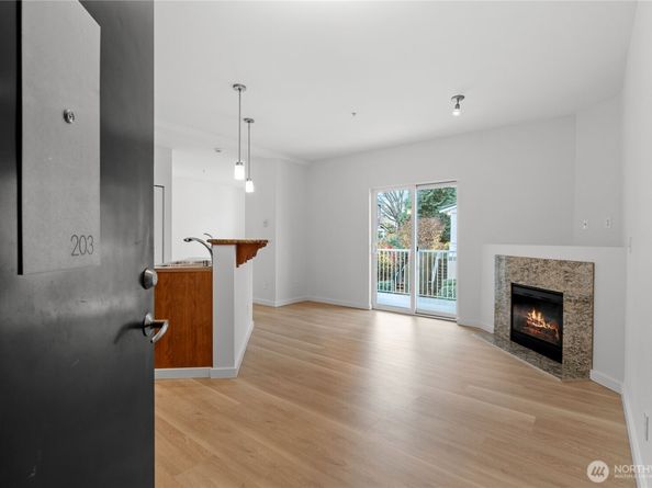 2840 SW Raymond Street 203, Seattle WA 98126