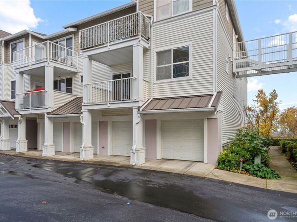 2840 SW Raymond Street 203, Seattle WA 98126