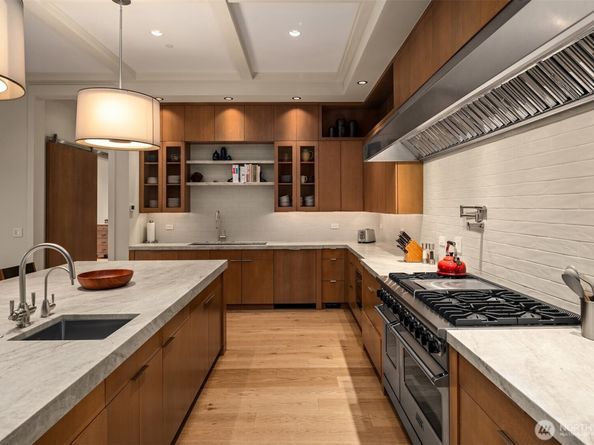 4911 NE Laurelcrest Lane, Seattle WA 98105