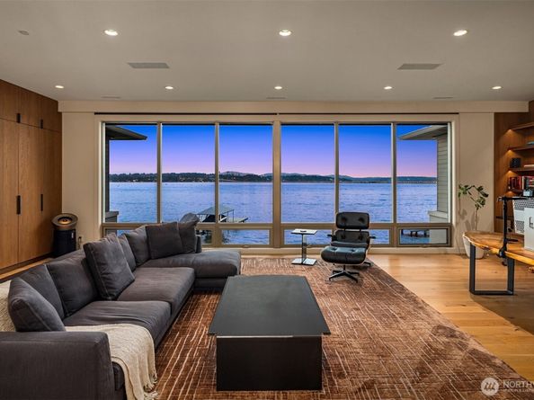 4911 NE Laurelcrest Lane, Seattle WA 98105