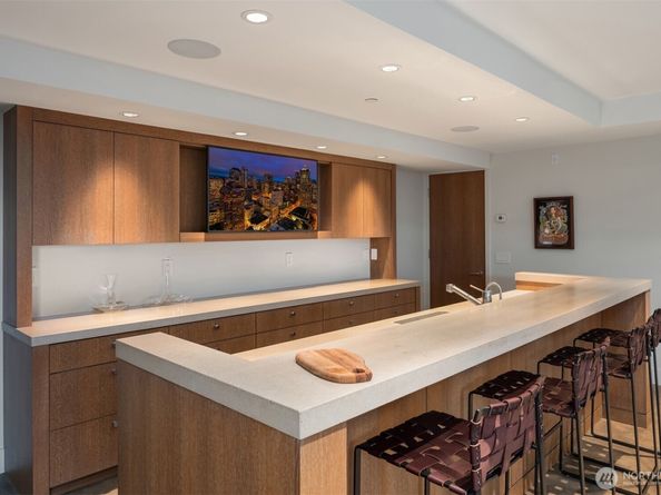 4911 NE Laurelcrest Lane, Seattle WA 98105