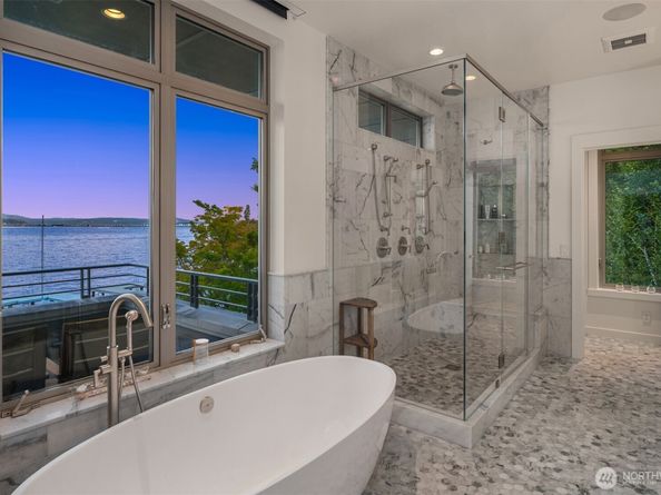 4911 NE Laurelcrest Lane, Seattle WA 98105