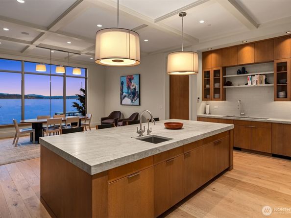 4911 NE Laurelcrest Lane, Seattle WA 98105