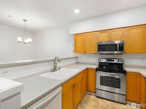 15026 40th Avenue W 13302, Lynnwood WA 98087