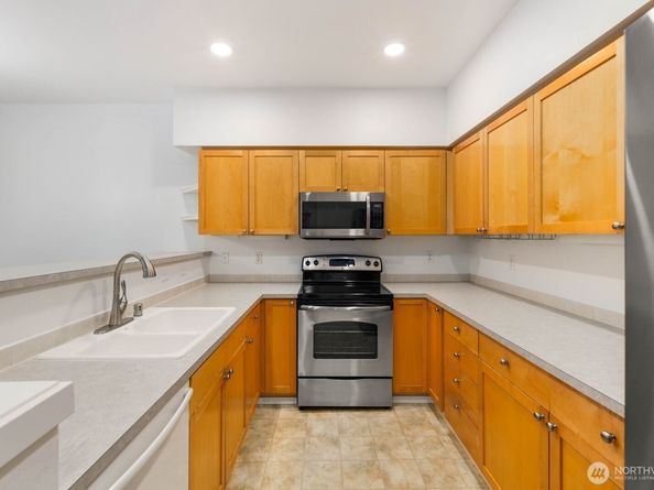 15026 40th Avenue W 13302, Lynnwood WA 98087