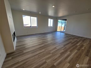 6141 Crestner Drive SW 406, Port Orchard WA 98367