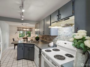 20026 Viking Crest Loop NE 1102, Poulsbo WA 98370