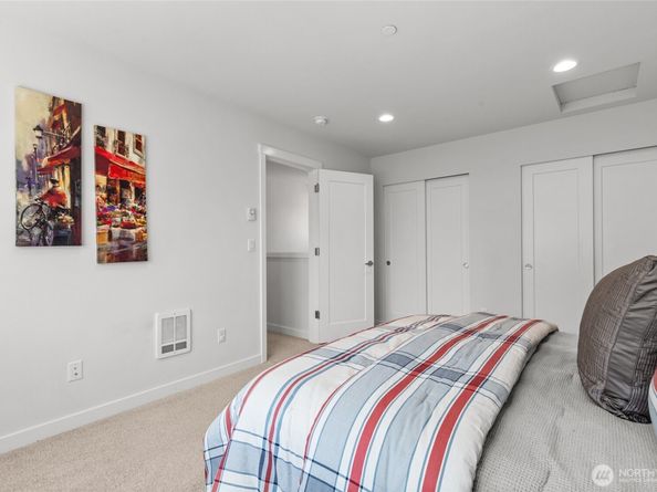 18514 Meridian Avenue N B, Shoreline WA 98133