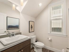 842 Chelan Place NE, Renton WA 98059