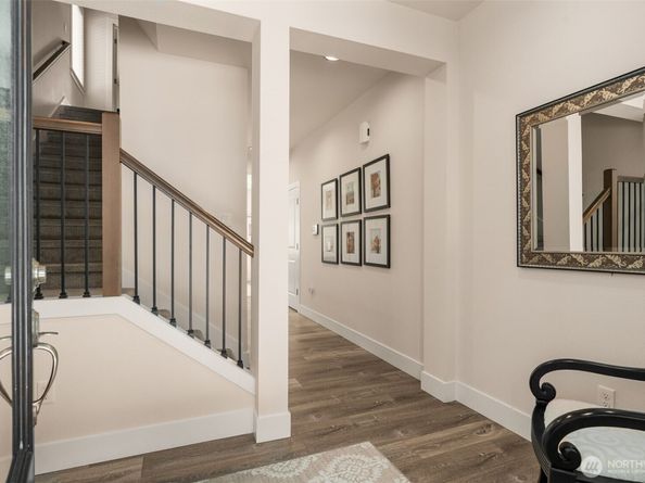 842 Chelan Place NE, Renton WA 98059