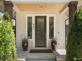 842 Chelan Place NE, Renton WA 98059