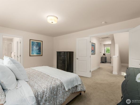 842 Chelan Place NE, Renton WA 98059