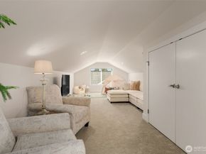 842 Chelan Place NE, Renton WA 98059