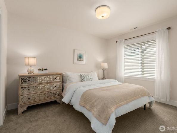 842 Chelan Place NE, Renton WA 98059