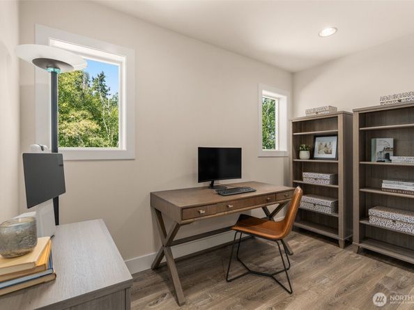 842 Chelan Place NE, Renton WA 98059