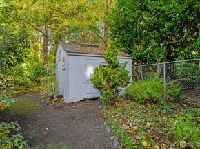 11019 NE 116th Street, Kirkland WA 98034