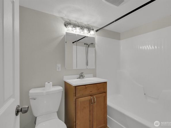 18803 156th Ave NE, Woodinville WA 98072