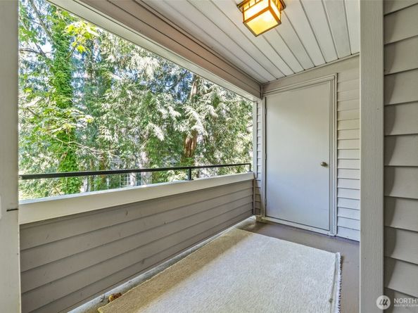 9822 NE 122nd Street U201, Kirkland WA 98034