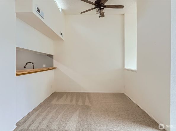 7435 Old Redmond Rd 325, Redmond WA 98052