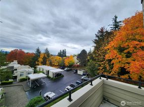 7435 Old Redmond Rd 325, Redmond WA 98052