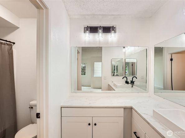 7435 Old Redmond Rd 325, Redmond WA 98052