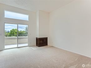 7435 Old Redmond Rd 325, Redmond WA 98052