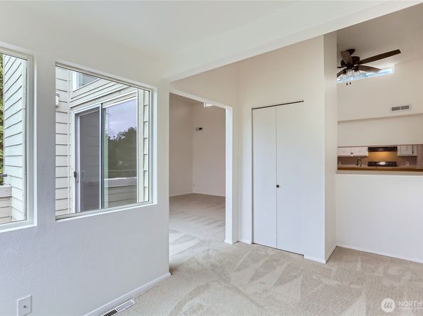 7435 Old Redmond Rd 325, Redmond WA 98052