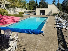 7435 Old Redmond Rd 325, Redmond WA 98052