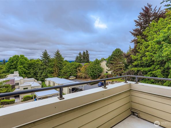 7435 Old Redmond Rd 325, Redmond WA 98052