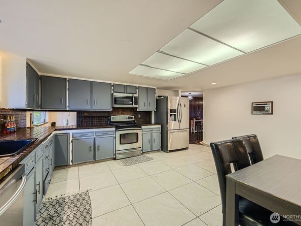 17105 146th Avenue SE, Renton WA 98058