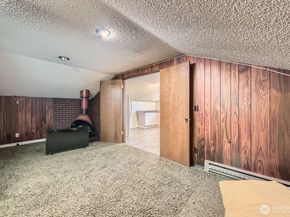 17105 146th Avenue SE, Renton WA 98058