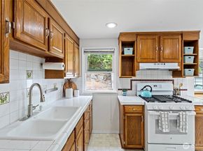 7147 29th Avenue SW, Seattle WA 98126